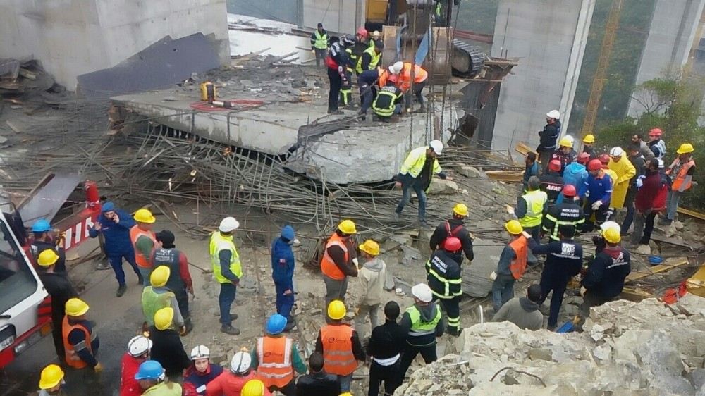 Kuzey Marmara Otoyolu İnşaatında Beton Blok Çöktü