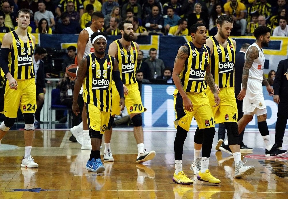 Lider Fenerbahçe, Baskoniayı Ağırlıyor