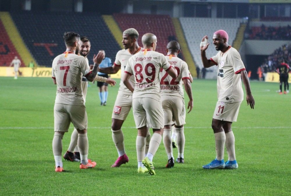 Ligdeki İlk Maç Galatasarayın