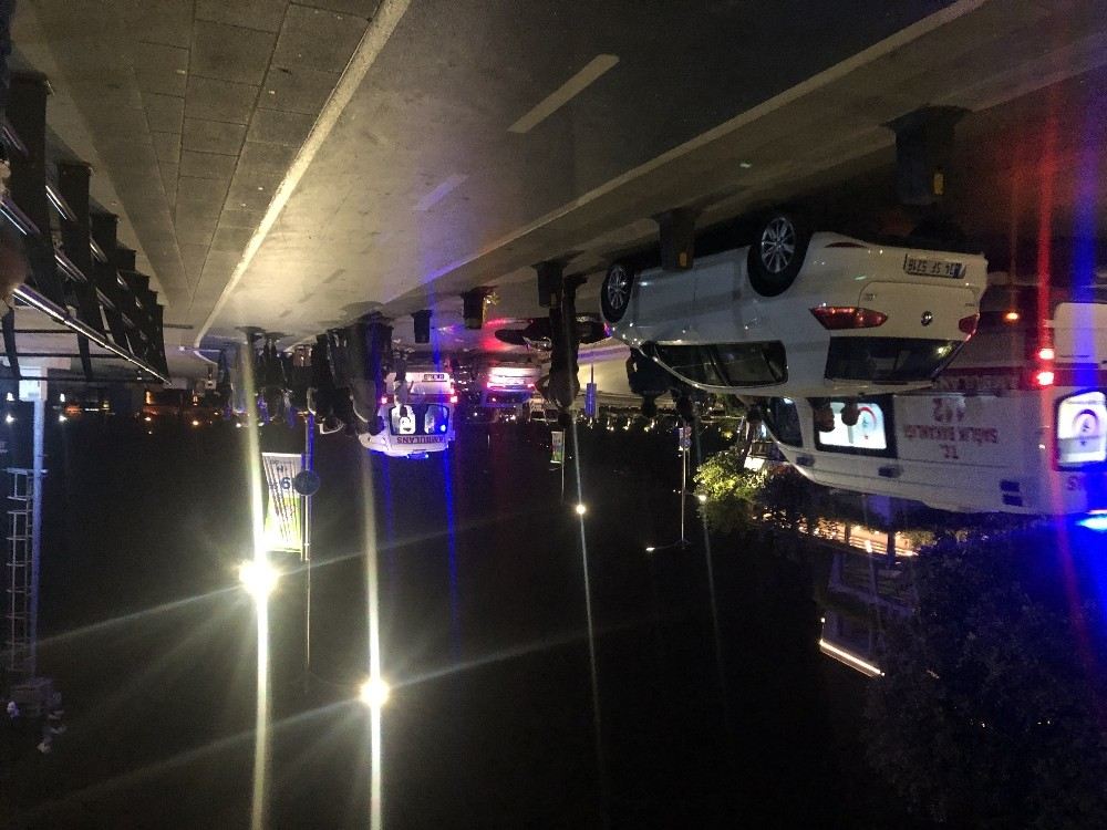 Maltepe Ve Üsküdarda Meydana Gelen İki Ayrı Trafik Kazasında 3 Kişi Yaralandı