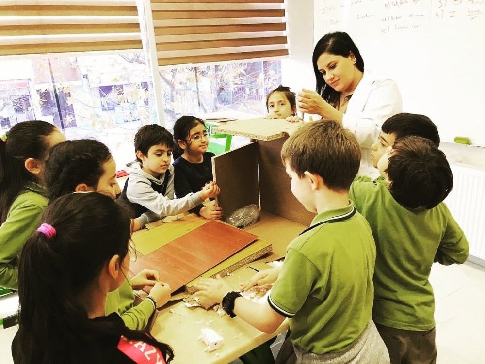 Maltepeli Minik Öğrenciler Kediler İçin Yuva Yaptı