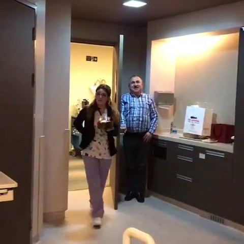Mehmet Ali Erbilin Hastane Odasında Sürpriz Doğum Günü Kutlaması