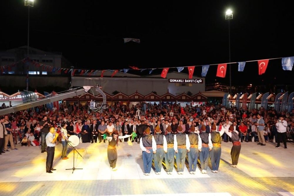 Memleket Hasretini Halay Çekerek Giderdiler