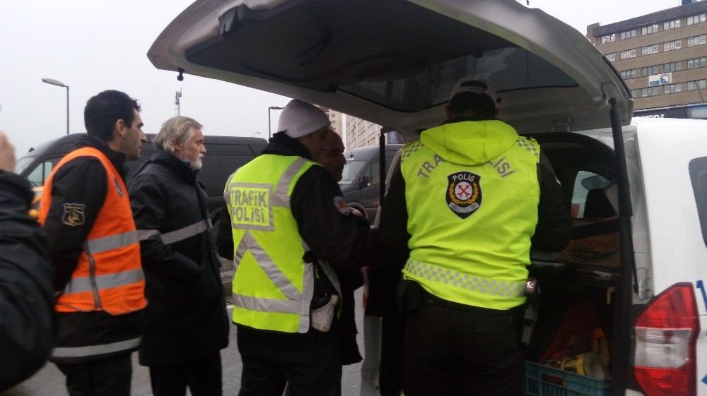 Metrobüs Yolcuya Çarptı, Seferler Aksadı