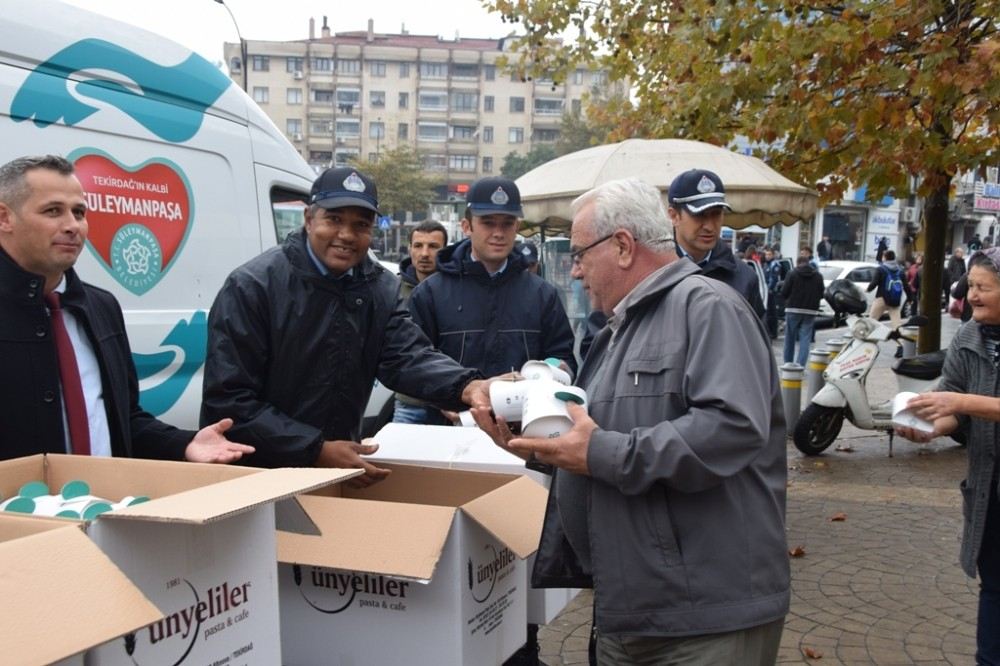 Mevlid Kandilinde 2 Bin Kutu Kandil Simidi Dağıtıldı