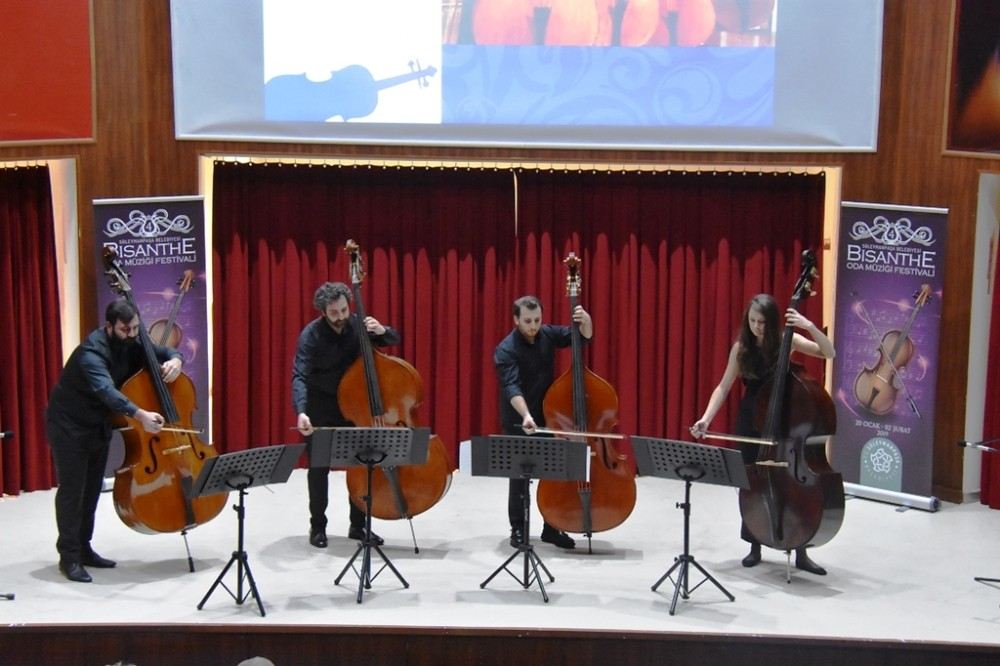Mimar Sinan Kontrbas Quartet Farklı Tarzıyla Beğeni Topladı