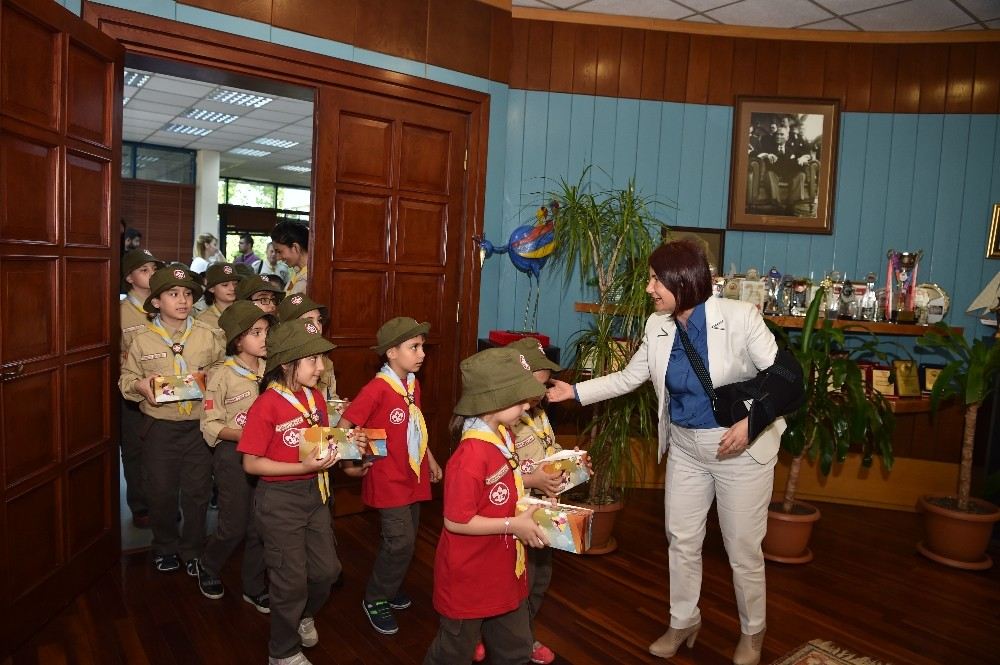 Minik İzciler, Başkan Handan Toprak Benliyi Ziyaret Etti