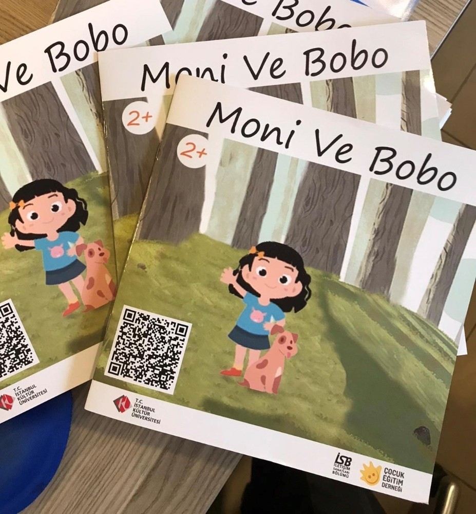 Moni Ve Bobo Hikayelerini İşaret Dili İle Anlatıyor