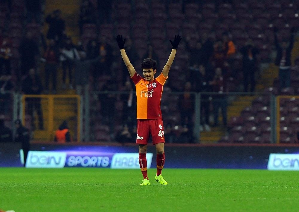 Mustafa Kapı En Genç Futbolcu Oldu