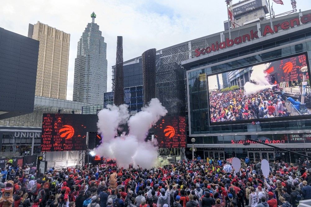 Nbade Şampiyon Toronto Raptors