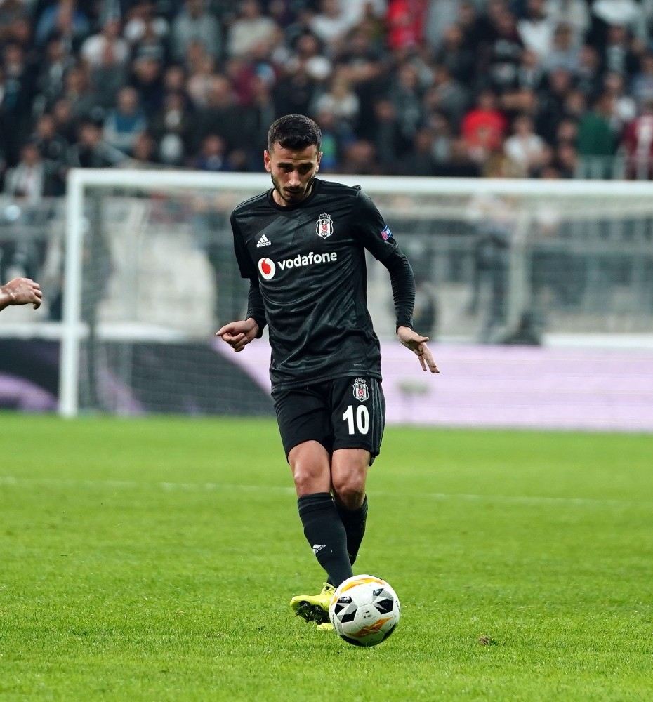 Oğuzhan Özyakupa Tribünlerden Tepki