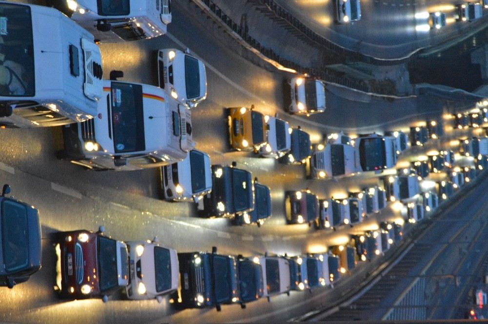 Okullar Açıldı, Trafik Yoğunluğu Başladı