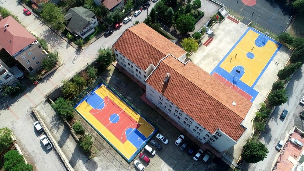 Okullar Spor Sahalarıyla Renkleniyor