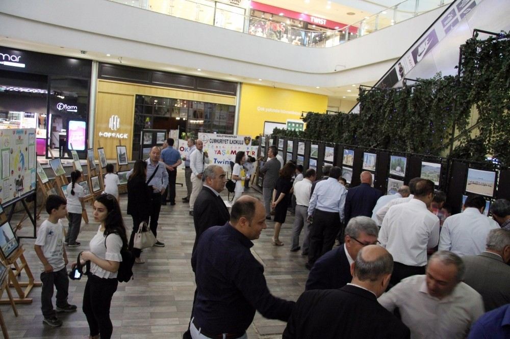 Okumak Yaşamaktır Projesinin Sergisi Açıldı