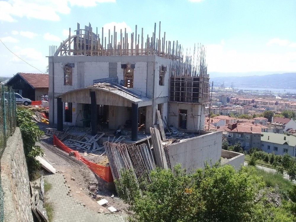 Otoban Üstü Camiinde Çalışmalar Devam Ediyor