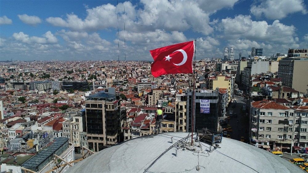 (Özel) Ana Kubbesi Kapatılan Taksim Camii Havadan Görüntülendi