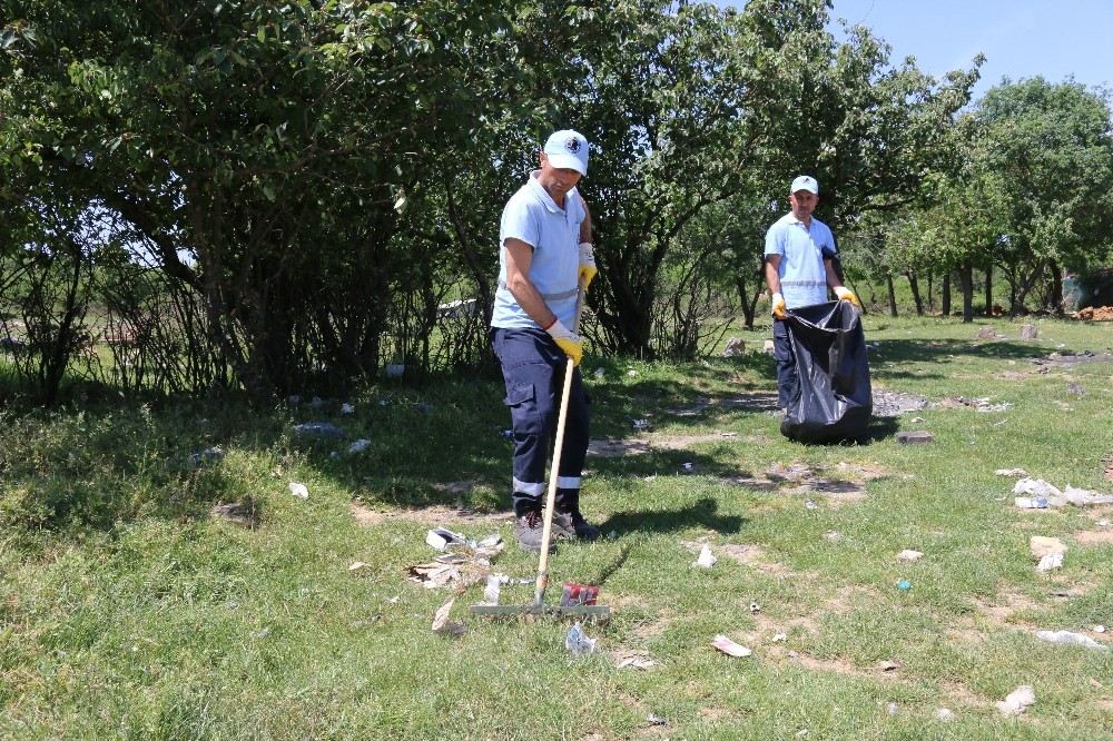 (Özel) Aydos Ormanını Piknikçiler Çöplüğe Çevirdi