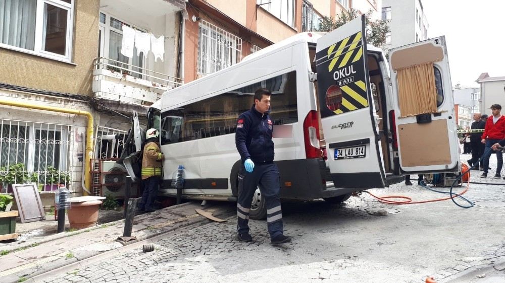 (Özel) Beşiktaşta Feci Kaza: 2 Yaralı