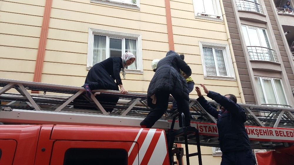 (Özel) Beyoğlundaki Yangında Can Pazarı Yaşandı