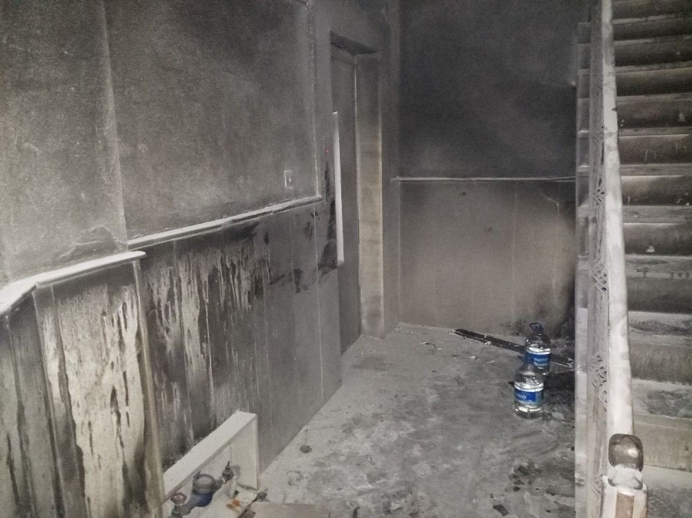 (Özel) Bina Yanarken İçeri Giren Hırsızlar 2 Tablet Çaldı