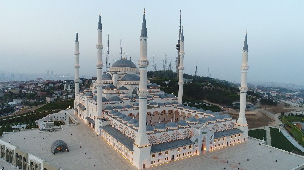 (Özel) Cuma Günü Resmi Açılışı Yapılacak Çamlıca Camiinin Son Hali Havadan Görüntülendi