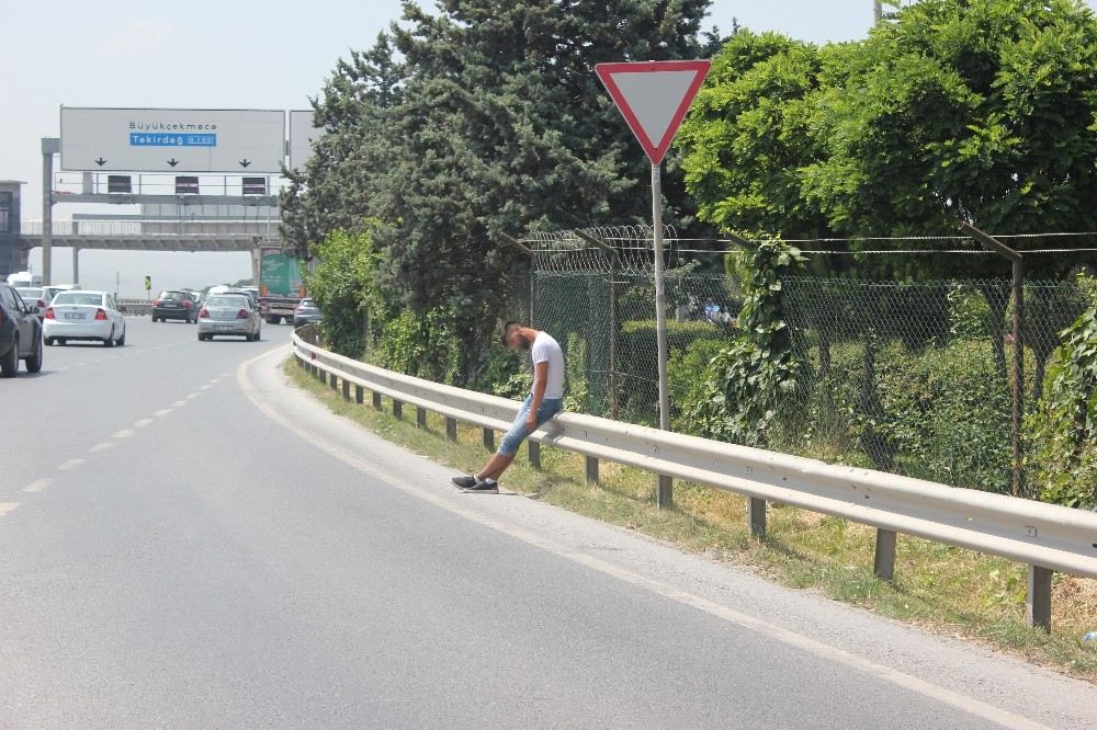 (Özel) E-5Te Uyuşturucu Kullanan Gencin İçler Acısı Hali Kamerada