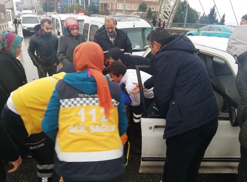 (Özel) Esenyurtta 5 Araçlı Zincirleme Kaza