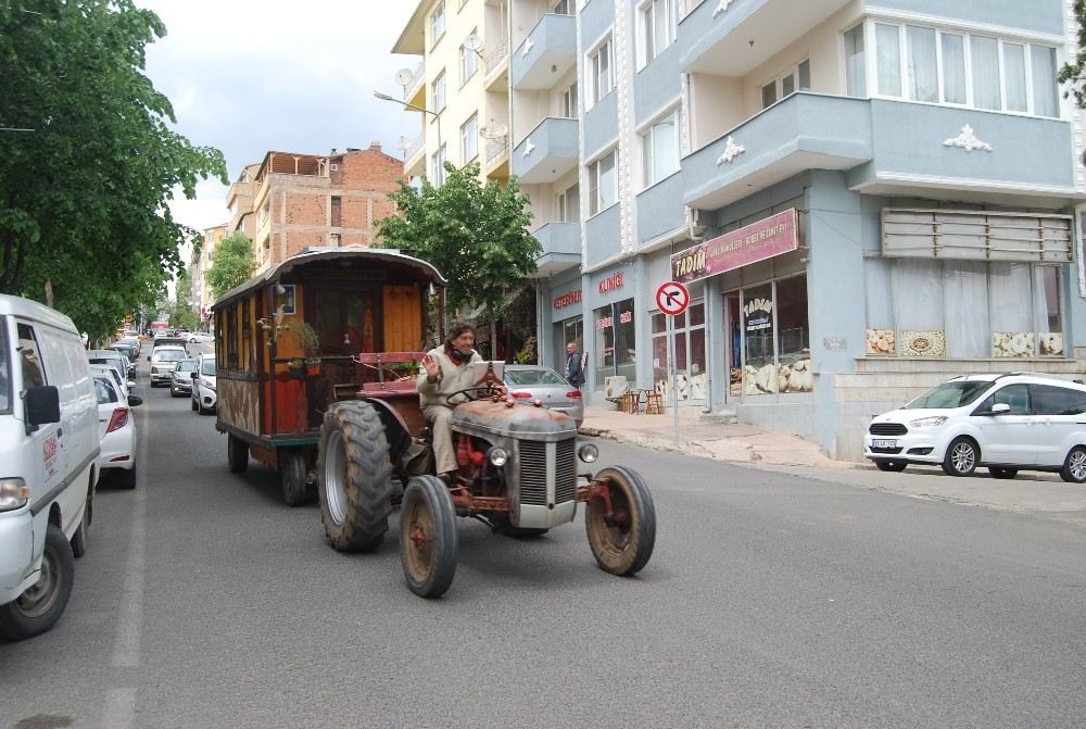 (Özel) Fransız Turist Traktörüyle Dünya Turuna Çıktı