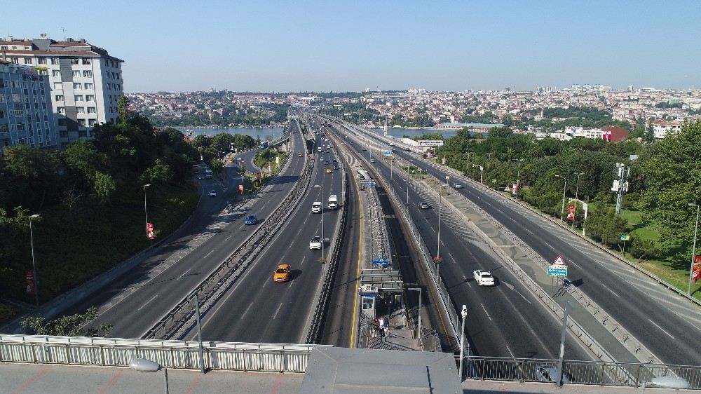 (Özel Haber) İstanbulda Bayram Sabahında Yollar Bomboş Kaldı