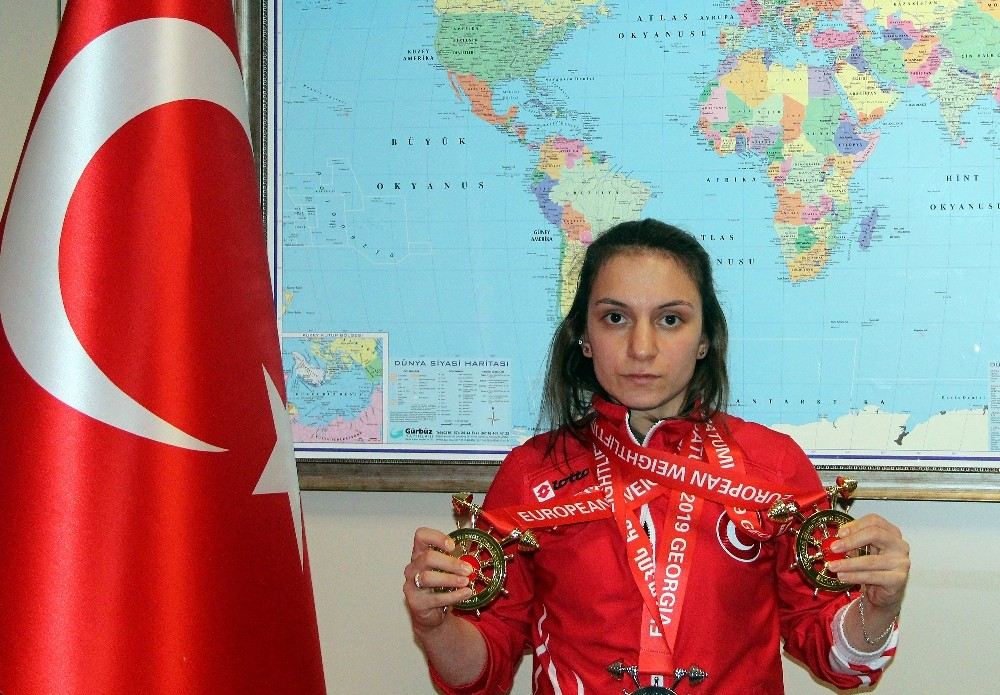 (Özel Haber) Şaziye Erdoğan: ?Bayrağımızı Dalgalandırmak Güzel Bir Duyguydu?