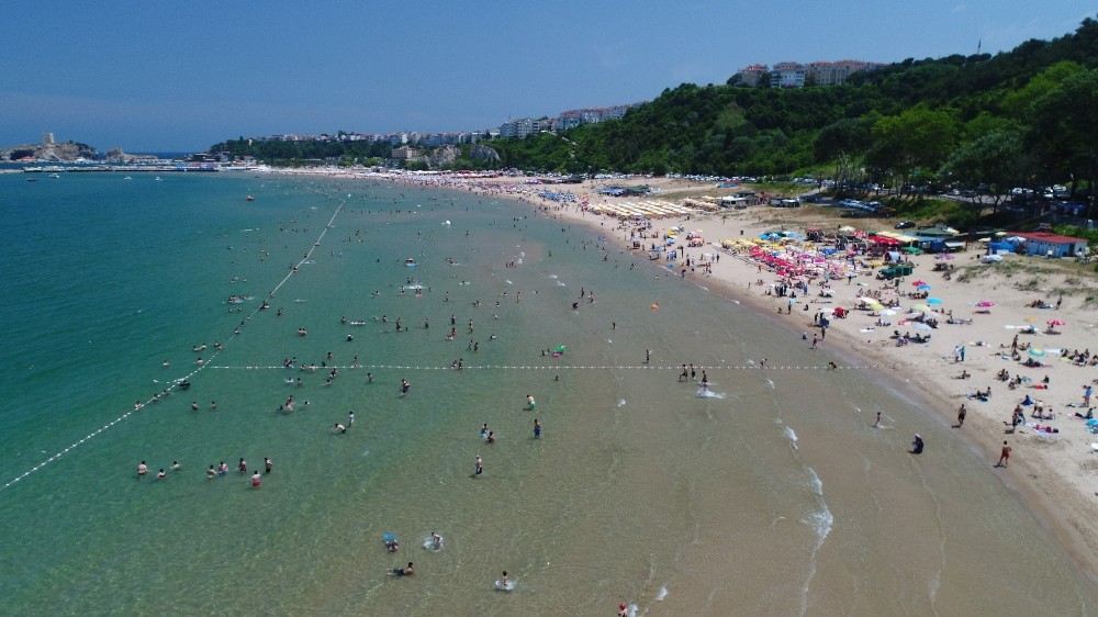 (Özel Haber) Şile Plajındaki Bayram Yoğunluğu Havadan Görüntülendi