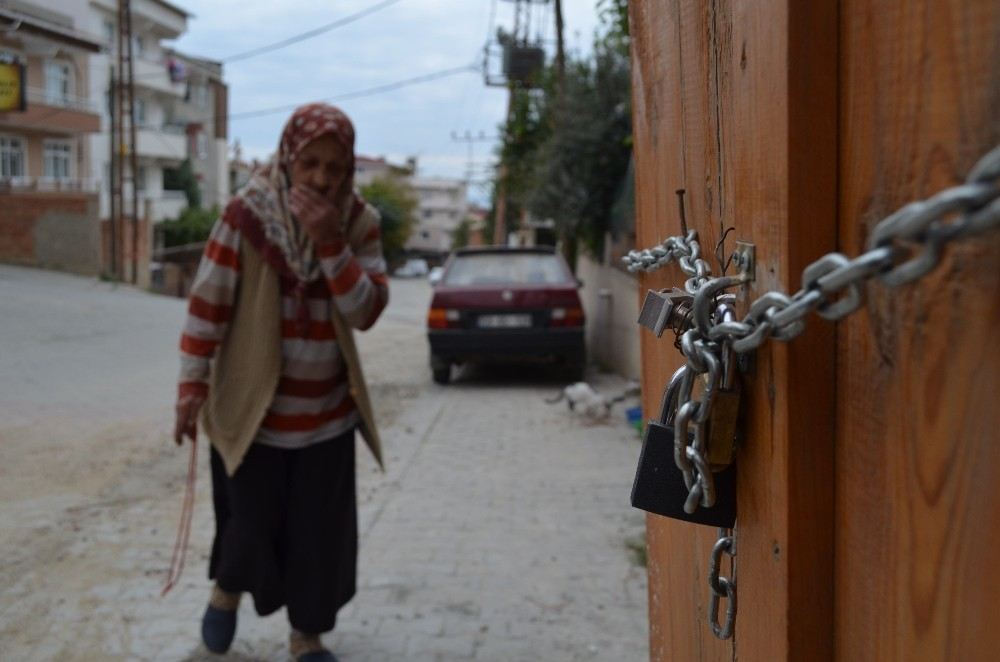 (Özel) Hırsızlar Yaşlı Kadını Eve Hapsetti