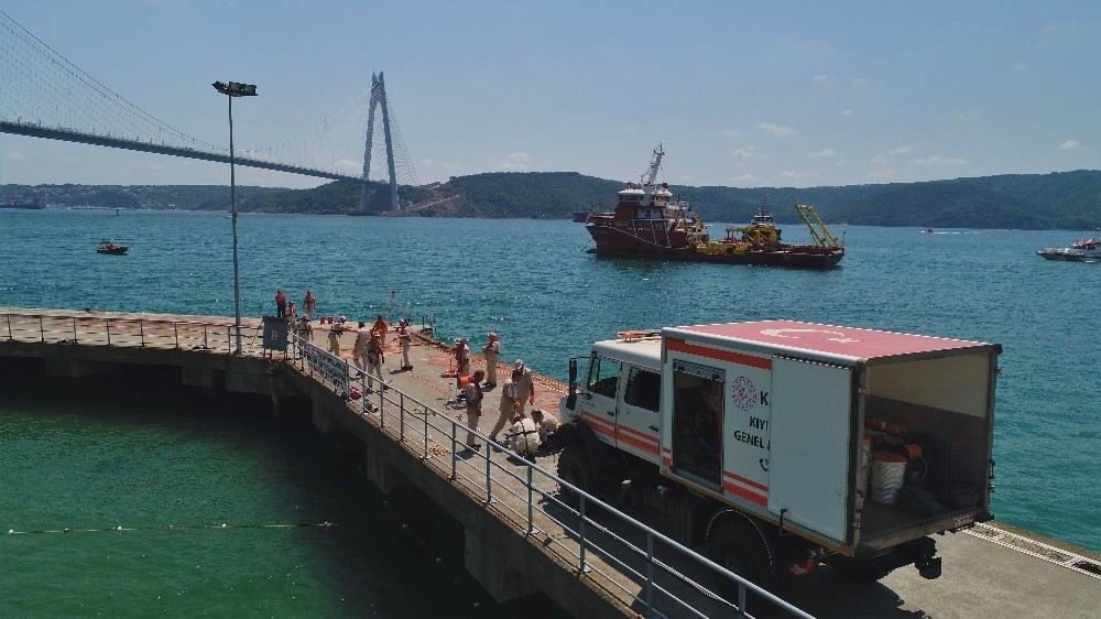 (Özel) İstanbul Boğazında Nefes Kesen Kurtarma Tatbikatı