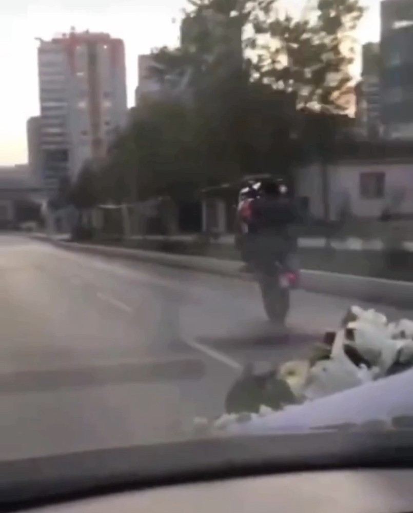 (Özel) İstanbulda Düğün Konvoyunda Yol Kesip Terör Estiren Magandalar Kamerada