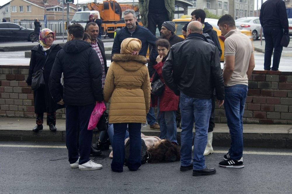 (Özel) İstanbulda Genç Kıza Çarpan Taksici Başından Bir An Olsun Ayrılmadı