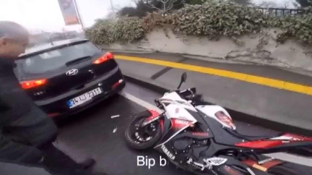 (Özel) İstanbulda Hatalı Sollama Yapan Düğün Konvoyu Kazaya Neden Oldu