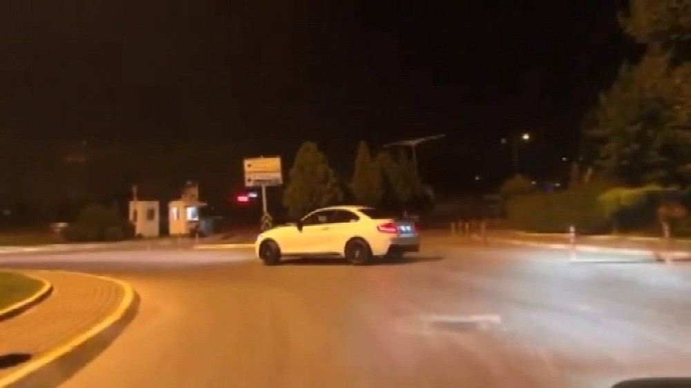 (Özel) İstanbulda Lüks Otomobille Drift Terörü Kamerada