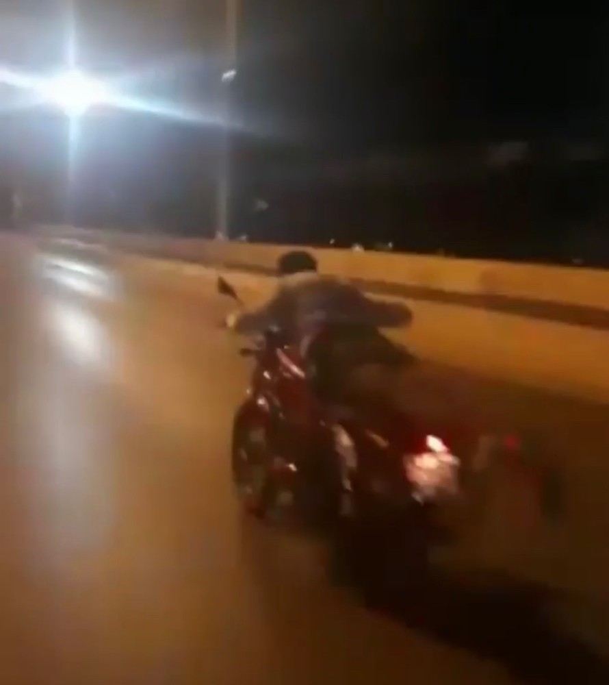 (Özel) İstanbulda Motosikletli Magandaların Yok Artık Dedirttiği Anlar 