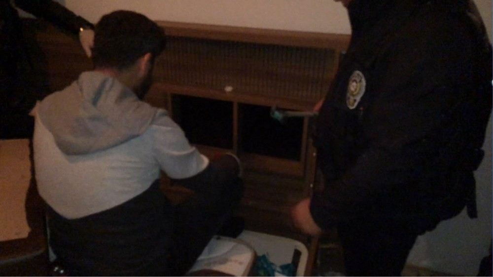(Özel) İstanbulda Narkotik Operasyonunda Polisi Şoke Eden Raylı Sistem