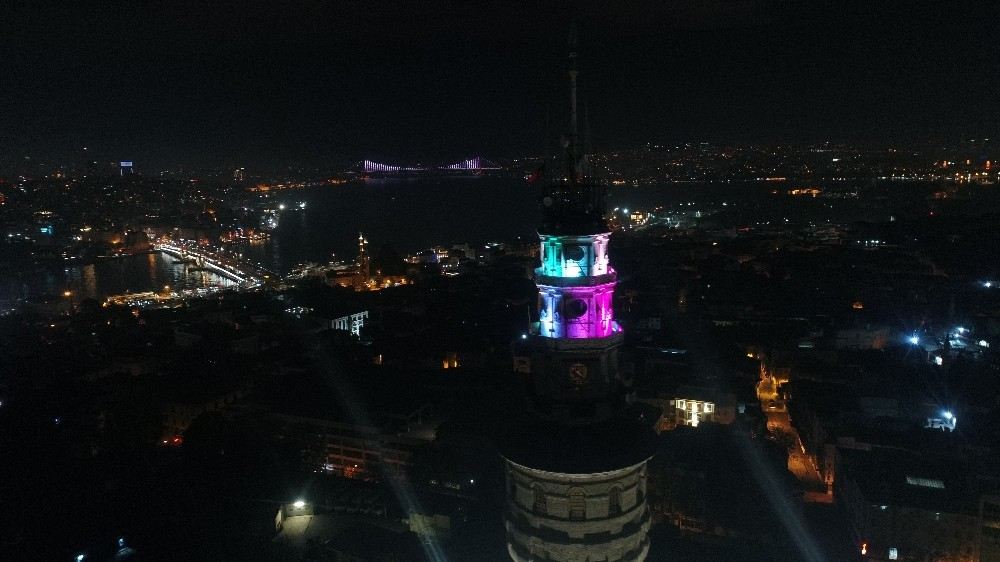 (Özel) İstanbulun Işıklandırılan Tarihi Yapıları Havadan Görüntülendi