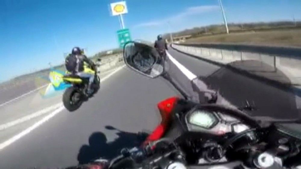 (Özel) Kuzey Marmara Otoyolunda Motosikletli Ölümden Kıl Payı Kurtuldu