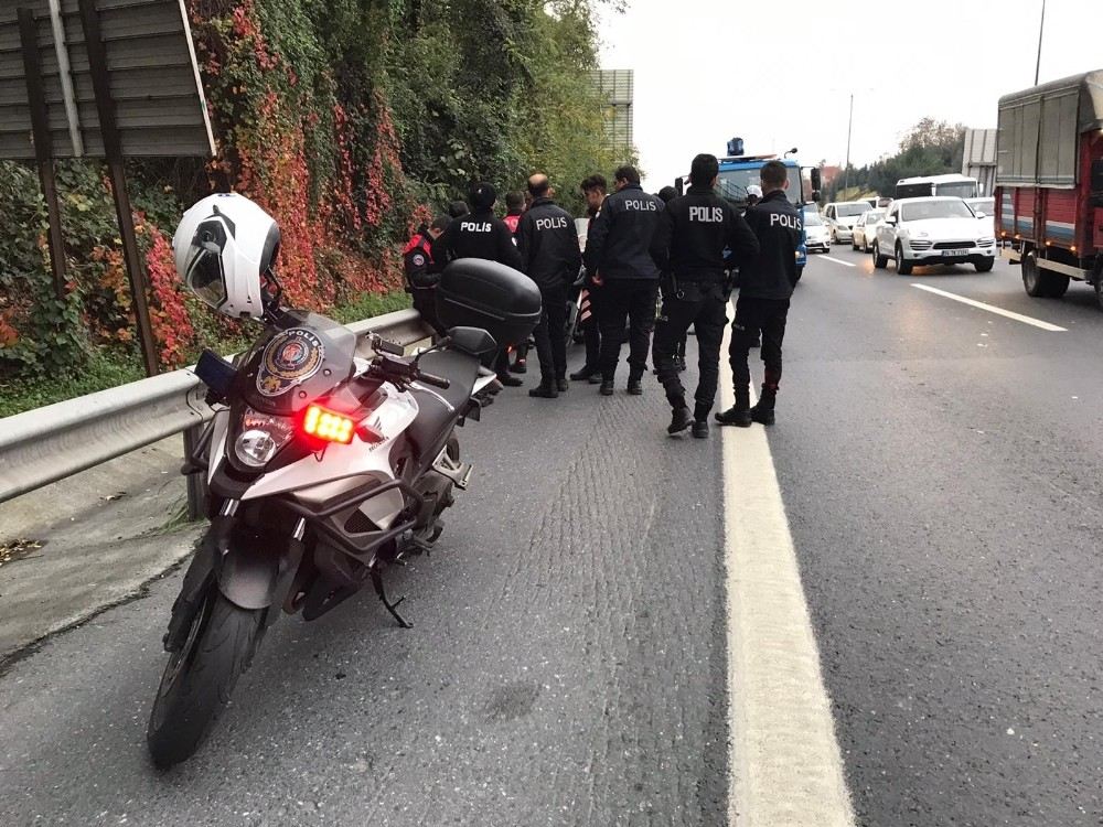 (Özel) Motosikletli Polise Bir Başka Motosikletli Polis Çarptı: 2 Polis Yaralı