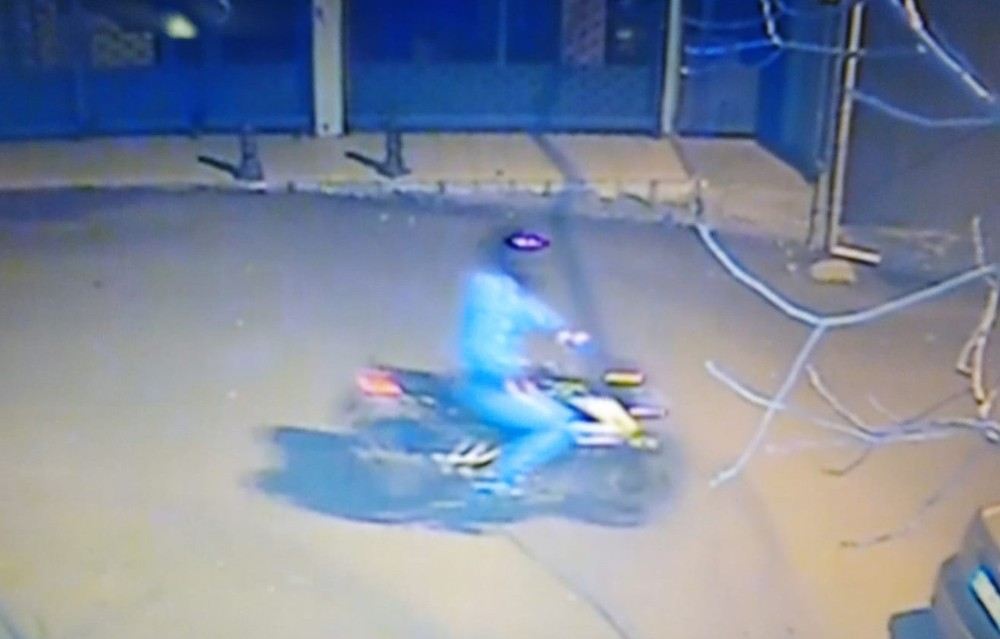 (Özel) Namaz Kıldığı Sırada Motosikletini Çaldılar