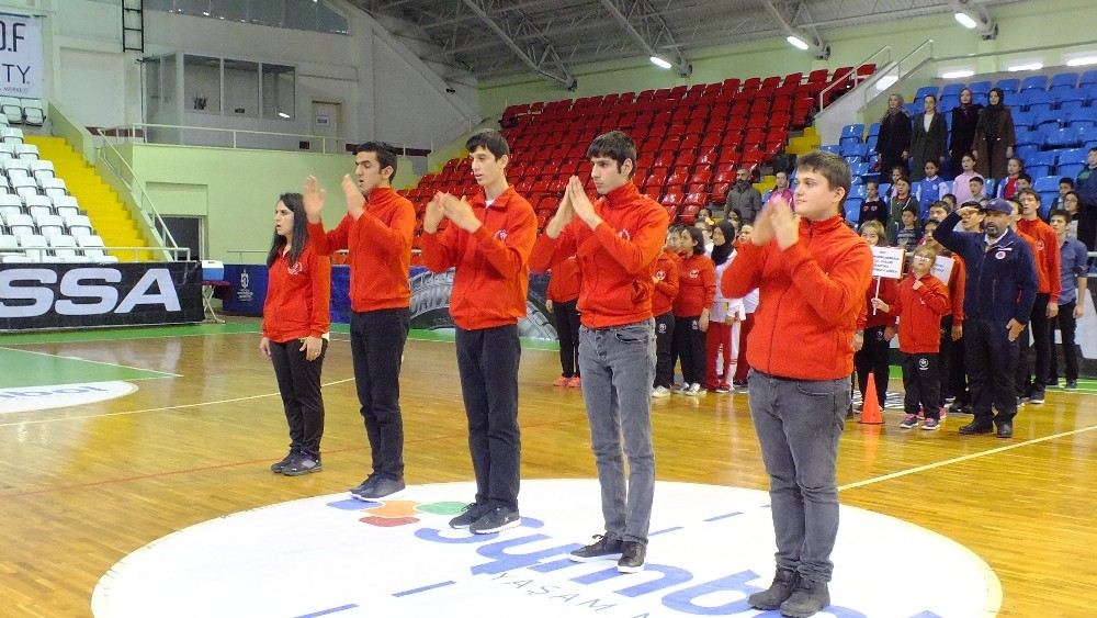 Özel Öğrenciler 3 Aralık Engelliler Gününü Danslarla Kutladı