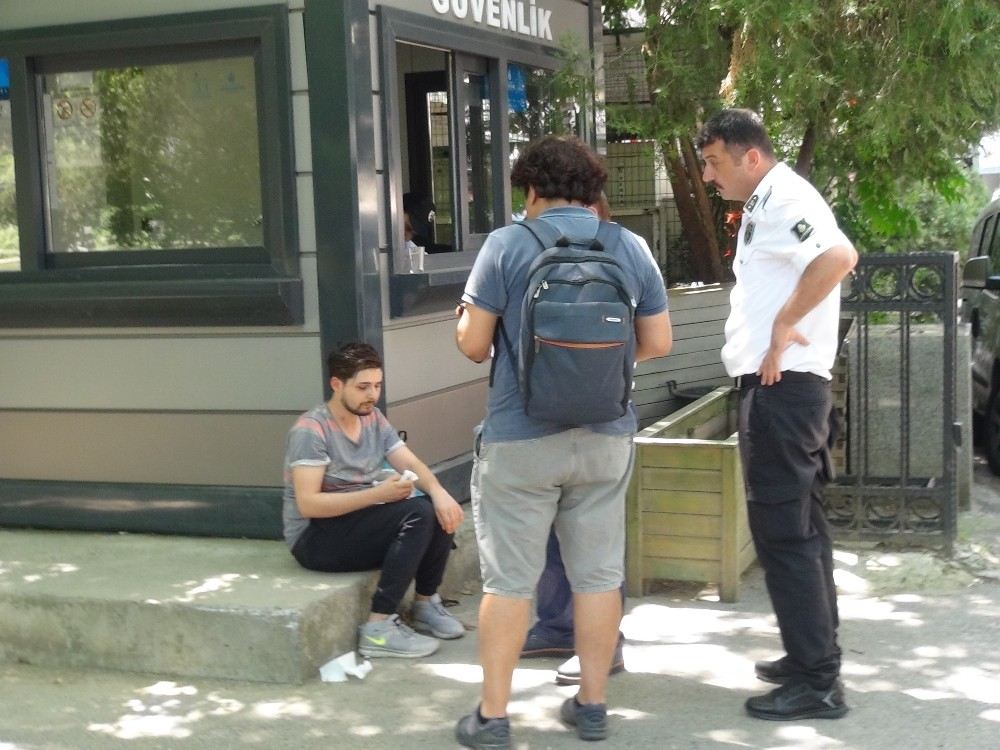 (Özel) Şişlide Parkta Yürüyüş Yapan Öğrenciye Gasp Dehşeti