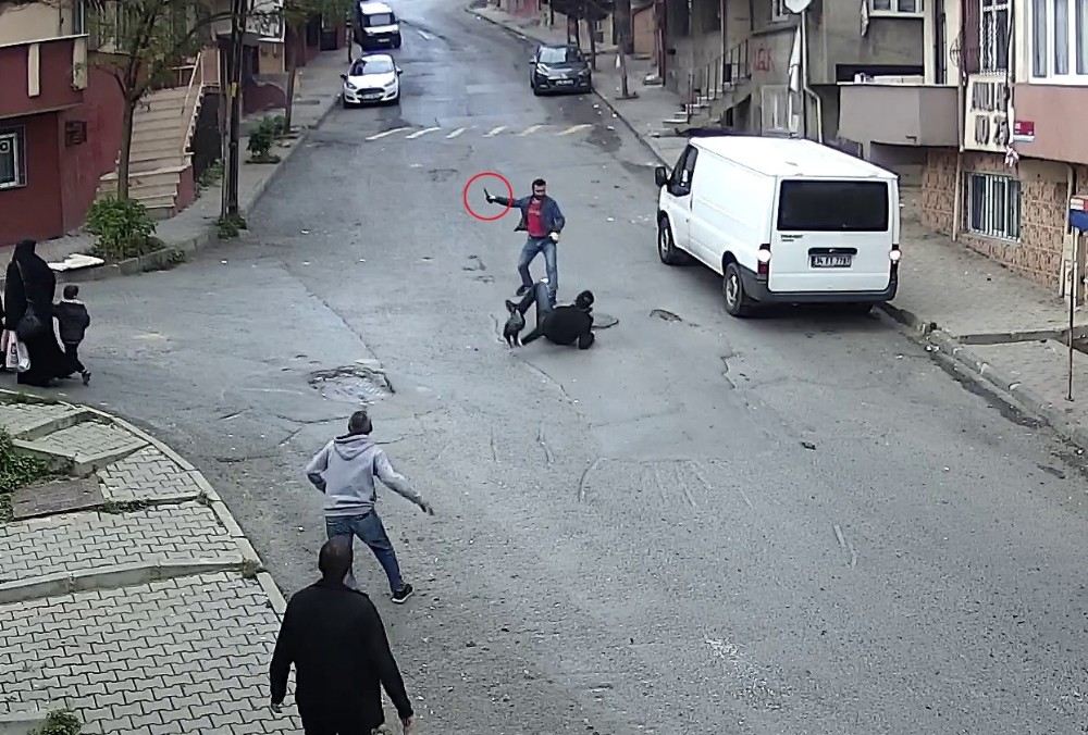 (Özel) Sultangazide Bıçaklı Yaralama Kamerada