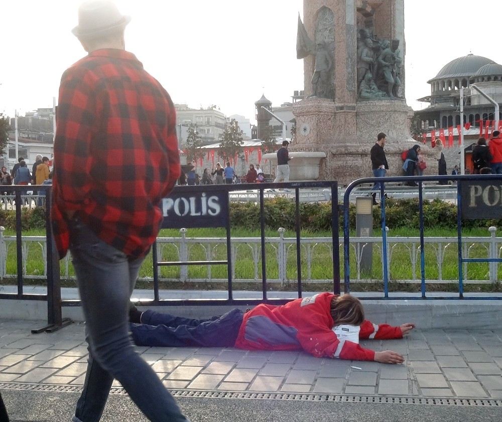 (Özel) Taksim Meydanında Yürek Burkan Görüntü