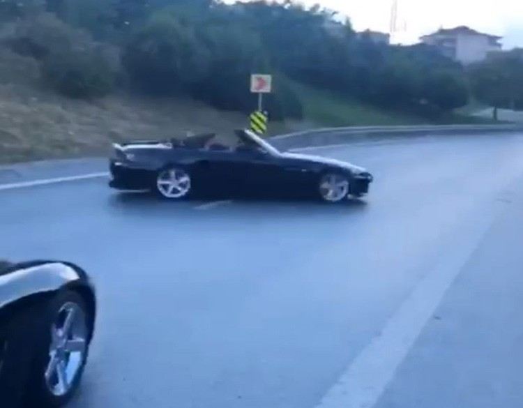 (Özel) Tem Otoyolunda Lüks Otomobilli Düğün Konvoyunda ?Drift? Terörü