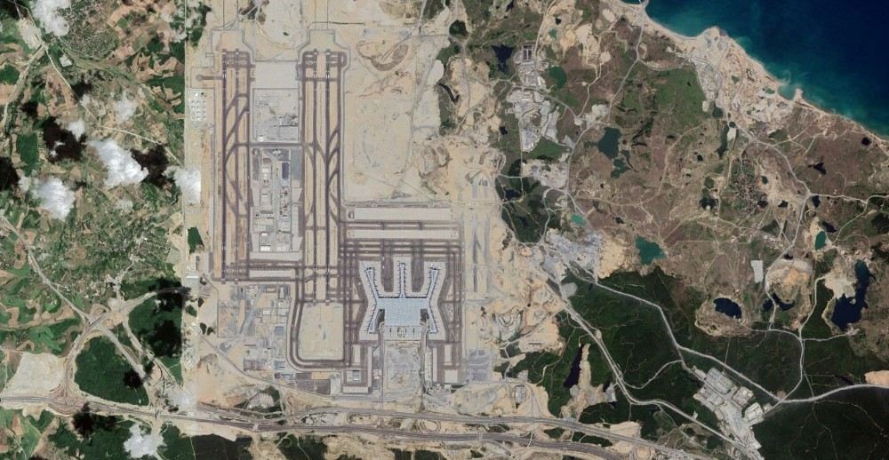 (Özel) Yeni Havalimanının Yeni Pisti Uydu Görüntülerine Yansıdı
