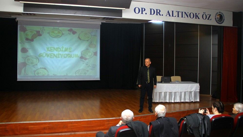 ?Özgüven Ne Değildir? Adlı Seminer Kartalda Düzenlendi